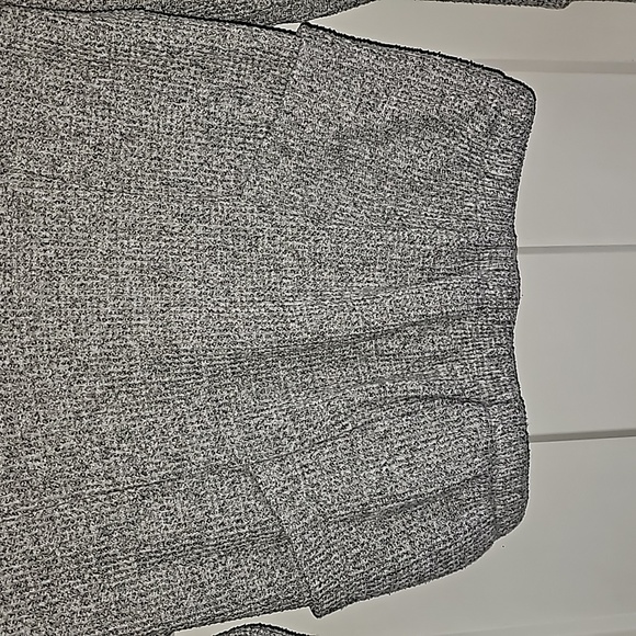 Youth girls sz small BKE waffle print hooded top. Super cute Like NEW!! - Picture 4 of 11